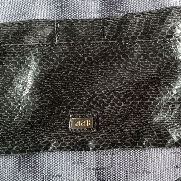 Black Wristlet - Picture 4 of 5